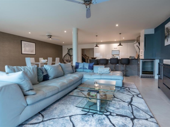Luxury & Prestige, Canford Cliffs