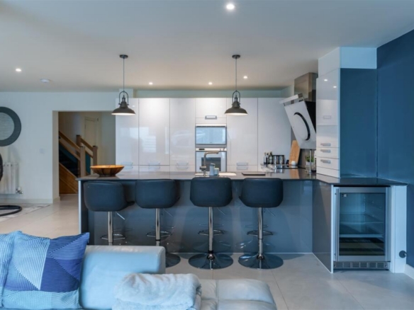 Luxury & Prestige, Canford Cliffs
