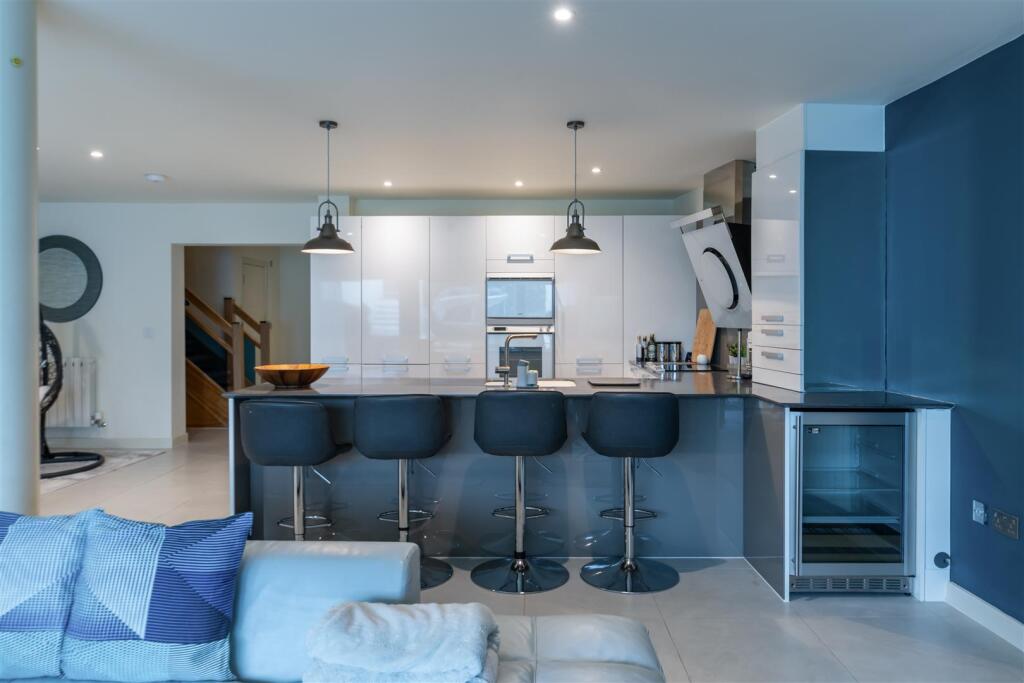Luxury & Prestige, Canford Cliffs