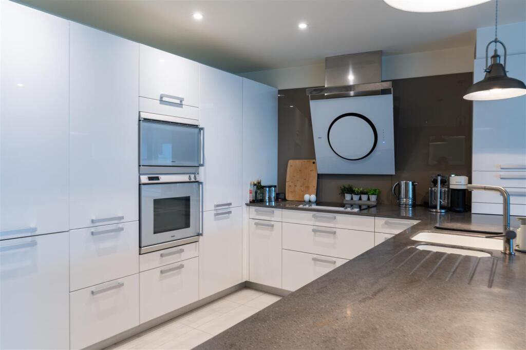 Luxury & Prestige, Canford Cliffs