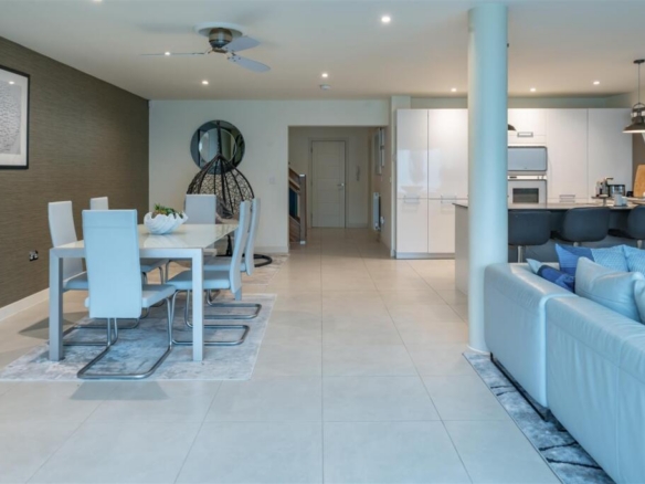 Luxury & Prestige, Canford Cliffs
