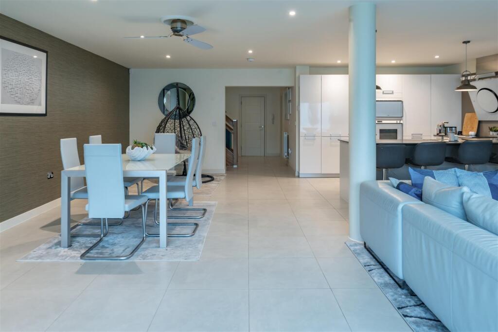 Luxury & Prestige, Canford Cliffs