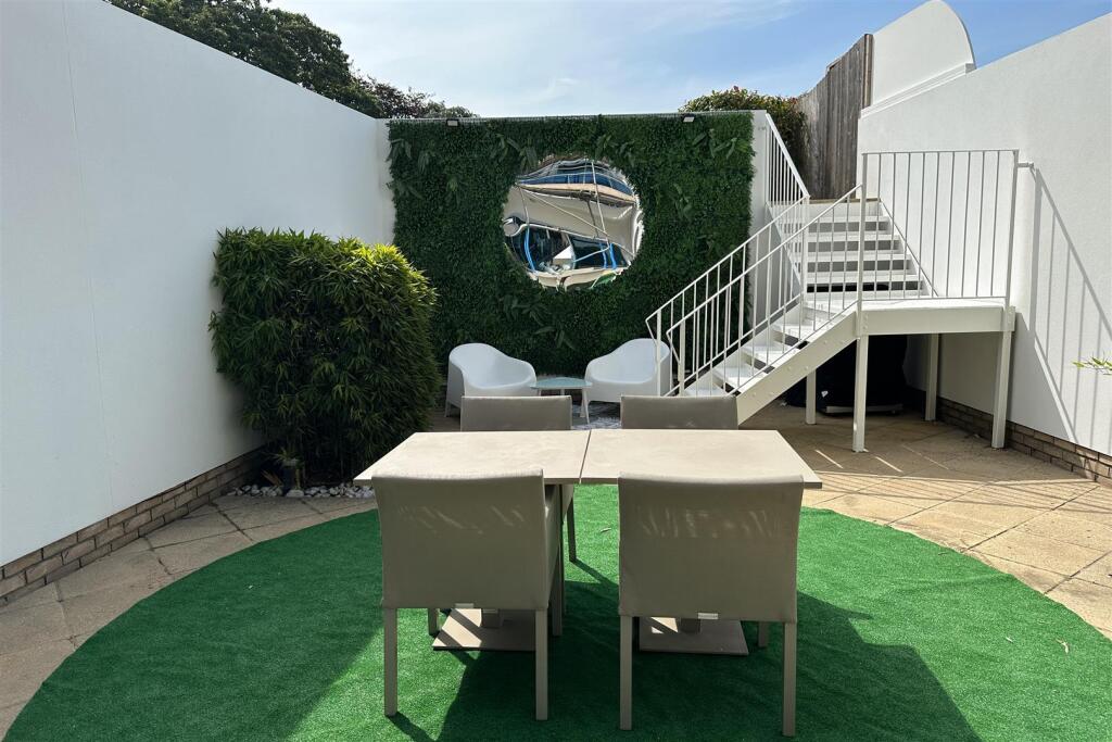 Luxury & Prestige, Canford Cliffs