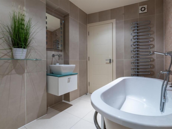 Luxury & Prestige, Canford Cliffs