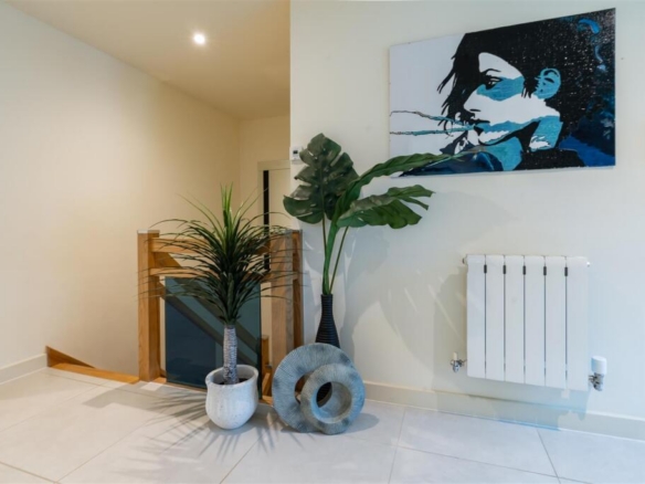 Luxury & Prestige, Canford Cliffs