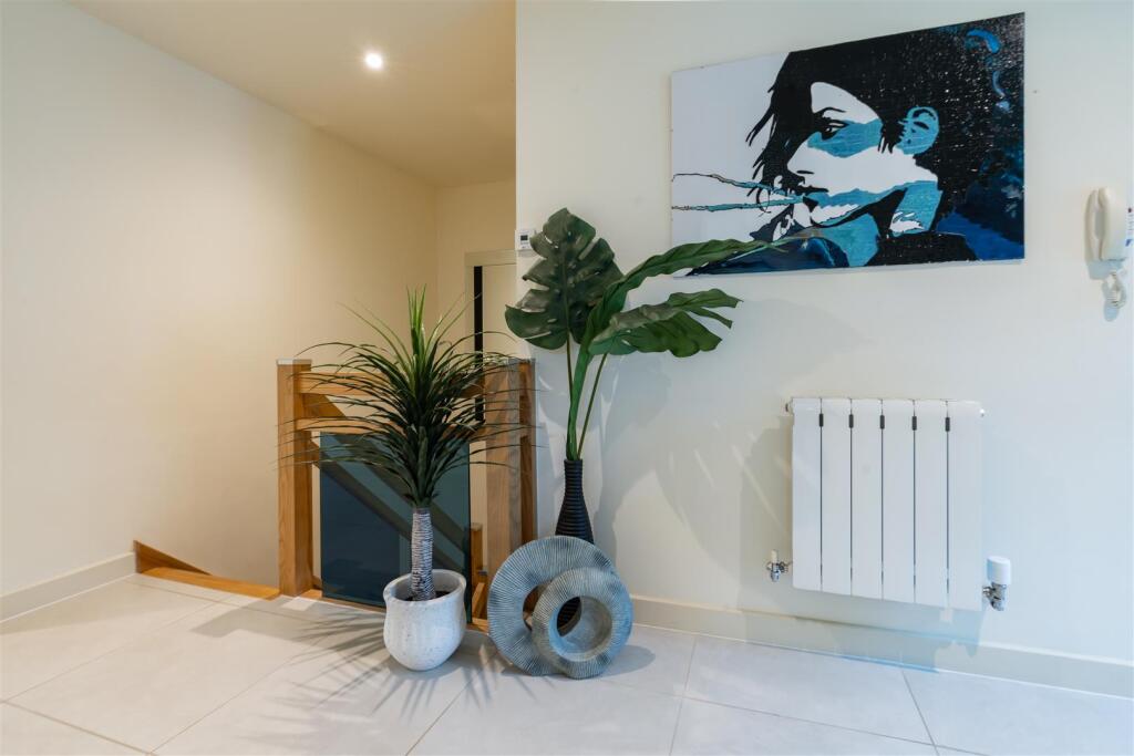 Luxury & Prestige, Canford Cliffs