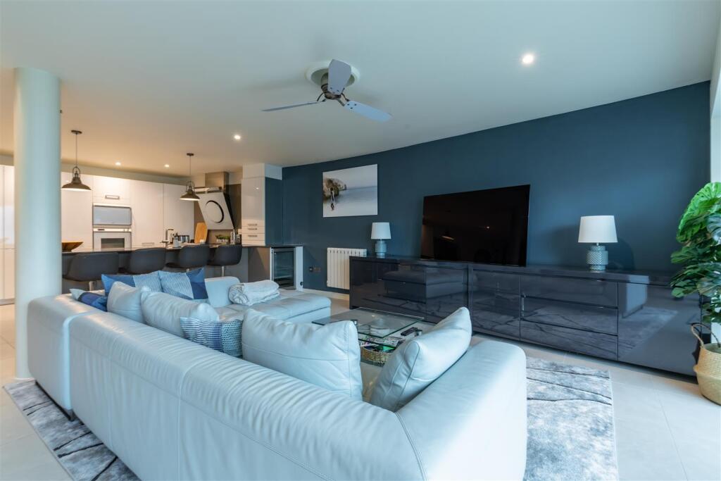Luxury & Prestige, Canford Cliffs
