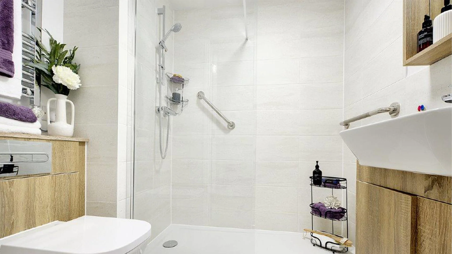 shower-room Gilbert Lodge
