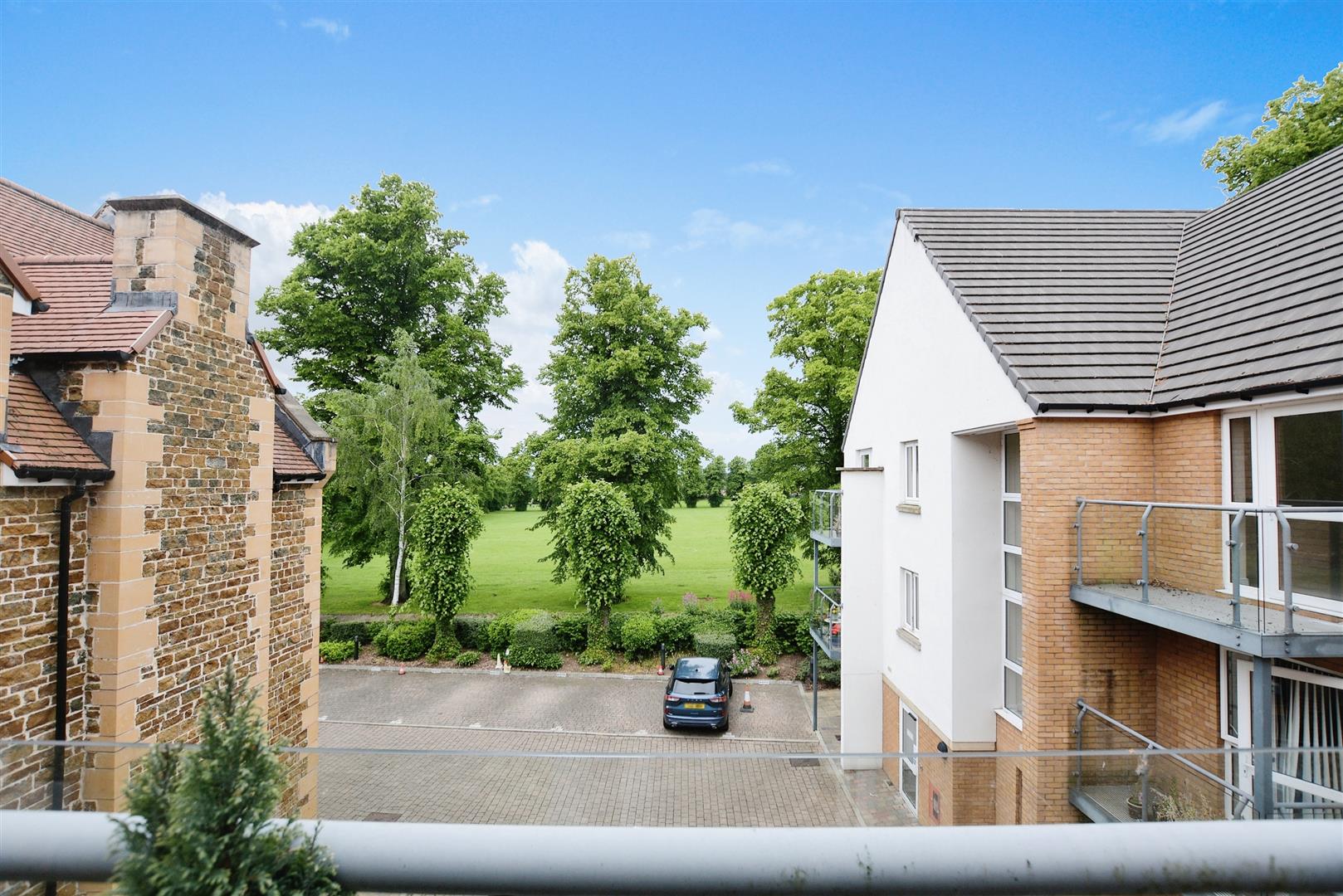 0 (1) Wardington Court