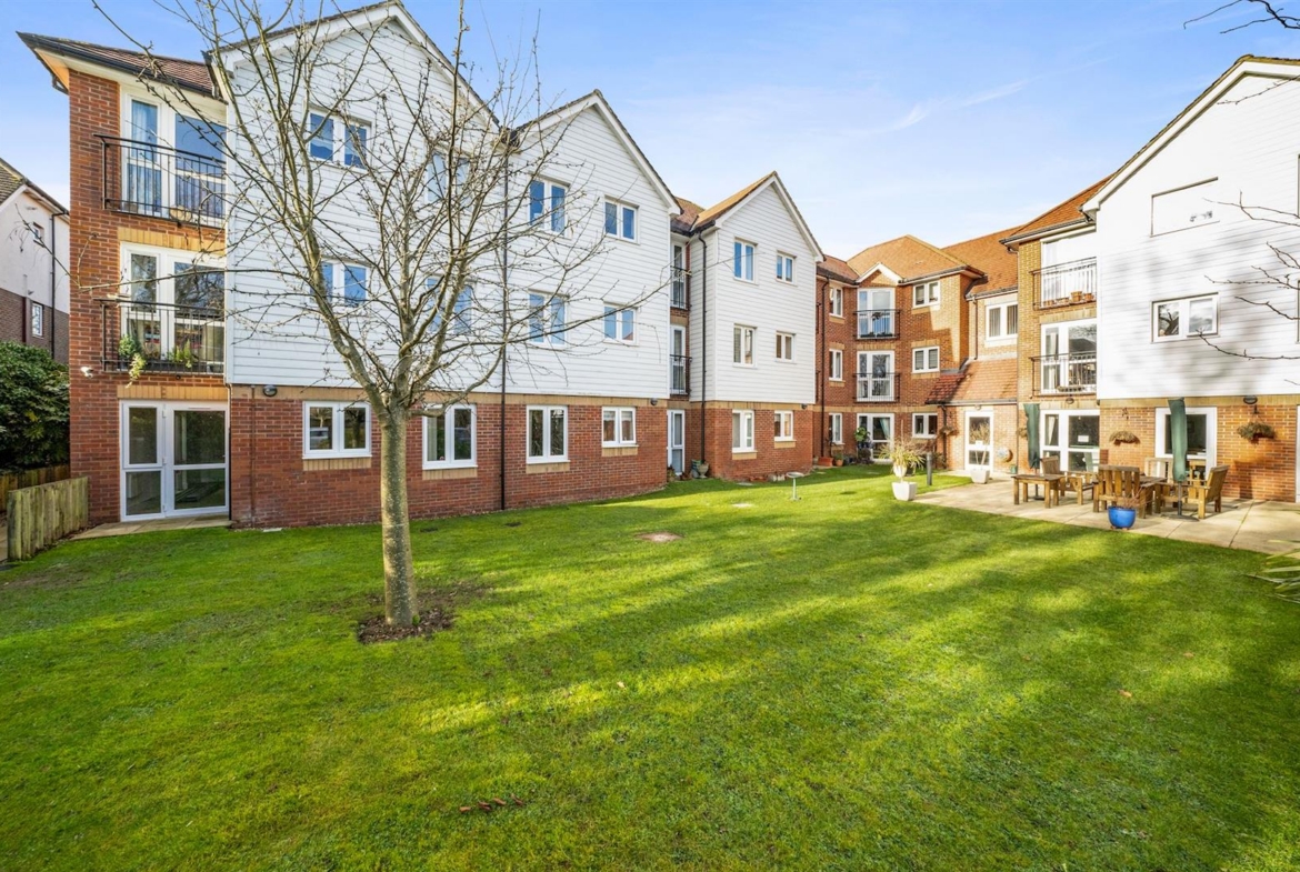 Eadhelm Court