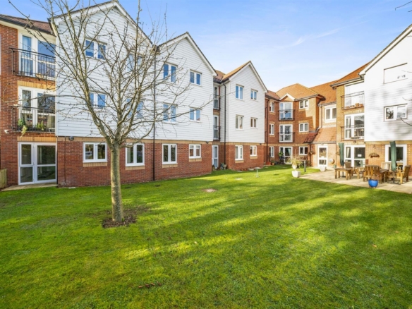 Eadhelm Court