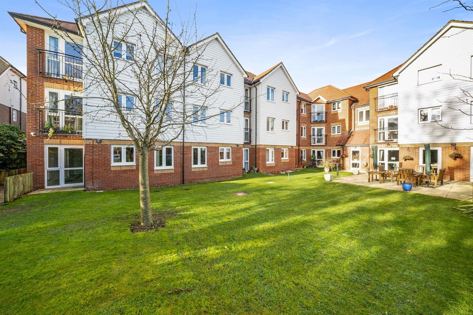 Eadhelm Court