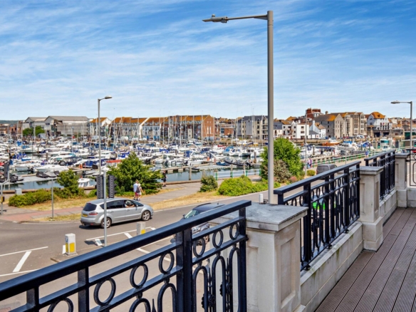 Harbour Lights Court