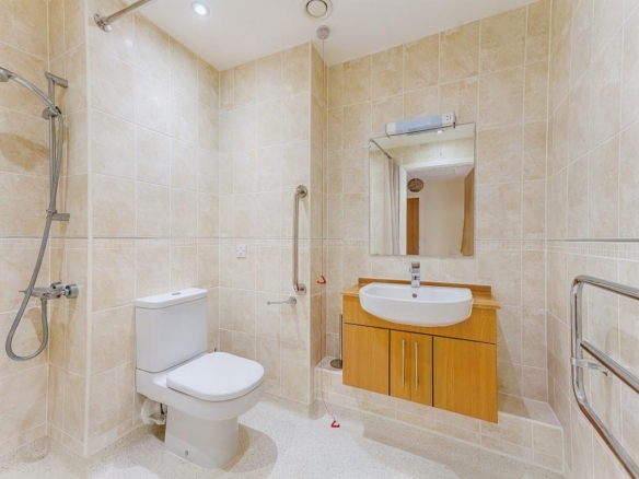 Apartment 21 Oakfield Court