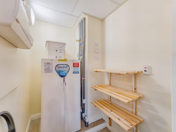 Apartment 21 Oakfield Court