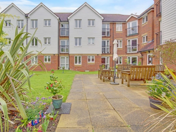 Eadhelm Court