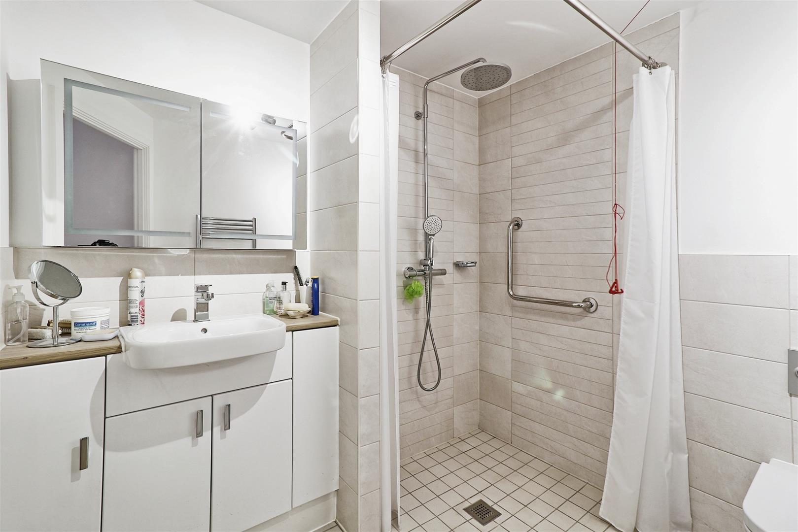 0 (2) Miami House Apartment 2 One Bedroom First Floor with walk out balcony
