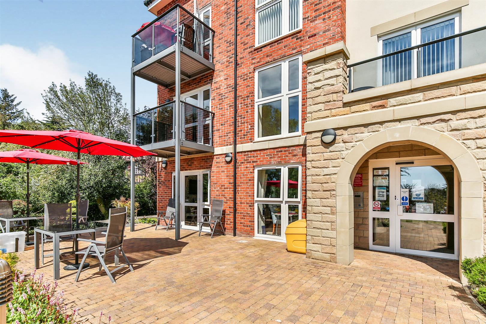 0 (22) Chestnut Court