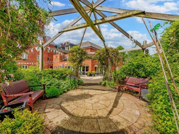 Apartment 21 Oakfield Court