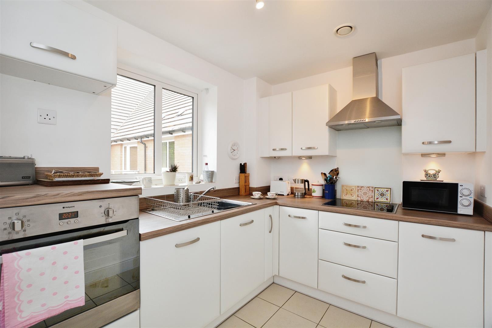 0 (5) Wardington Court