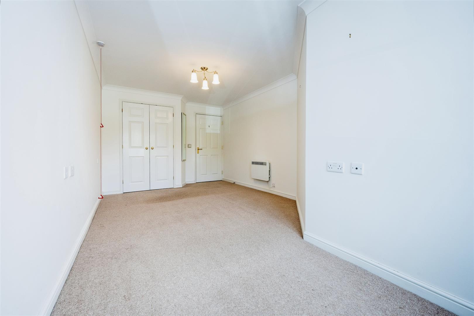 0 (6) St Rumbolds Court