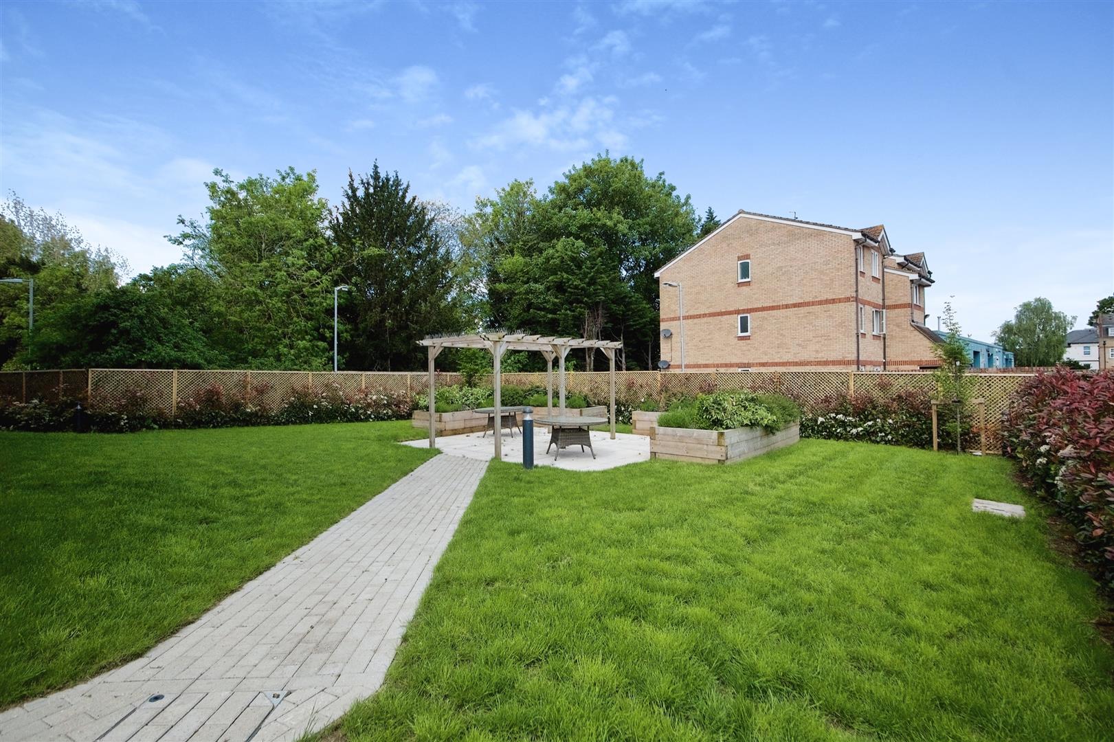 0 (7) Lionheart Court –