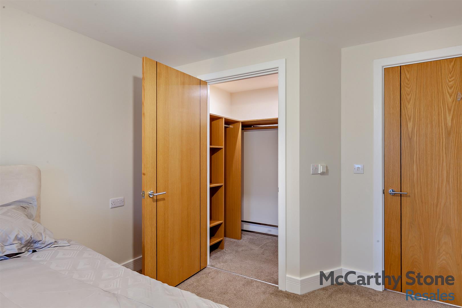 0 (8) Weighbridge Court