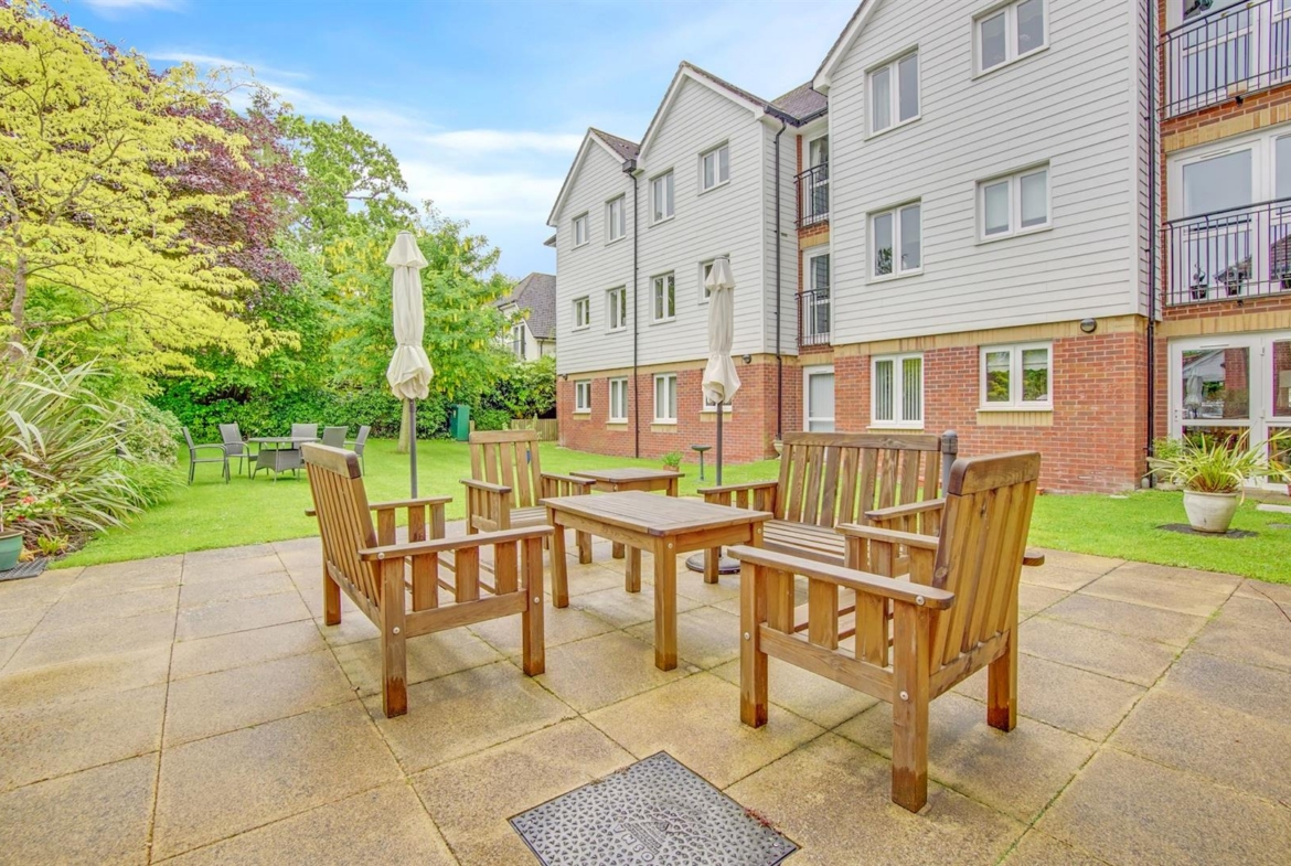 Eadhelm Court