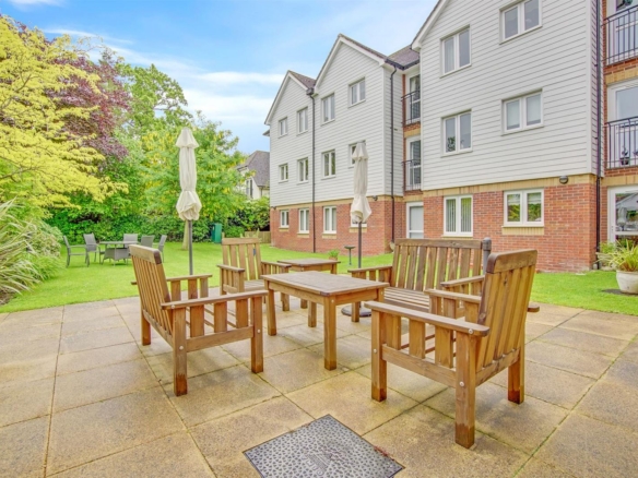 Eadhelm Court