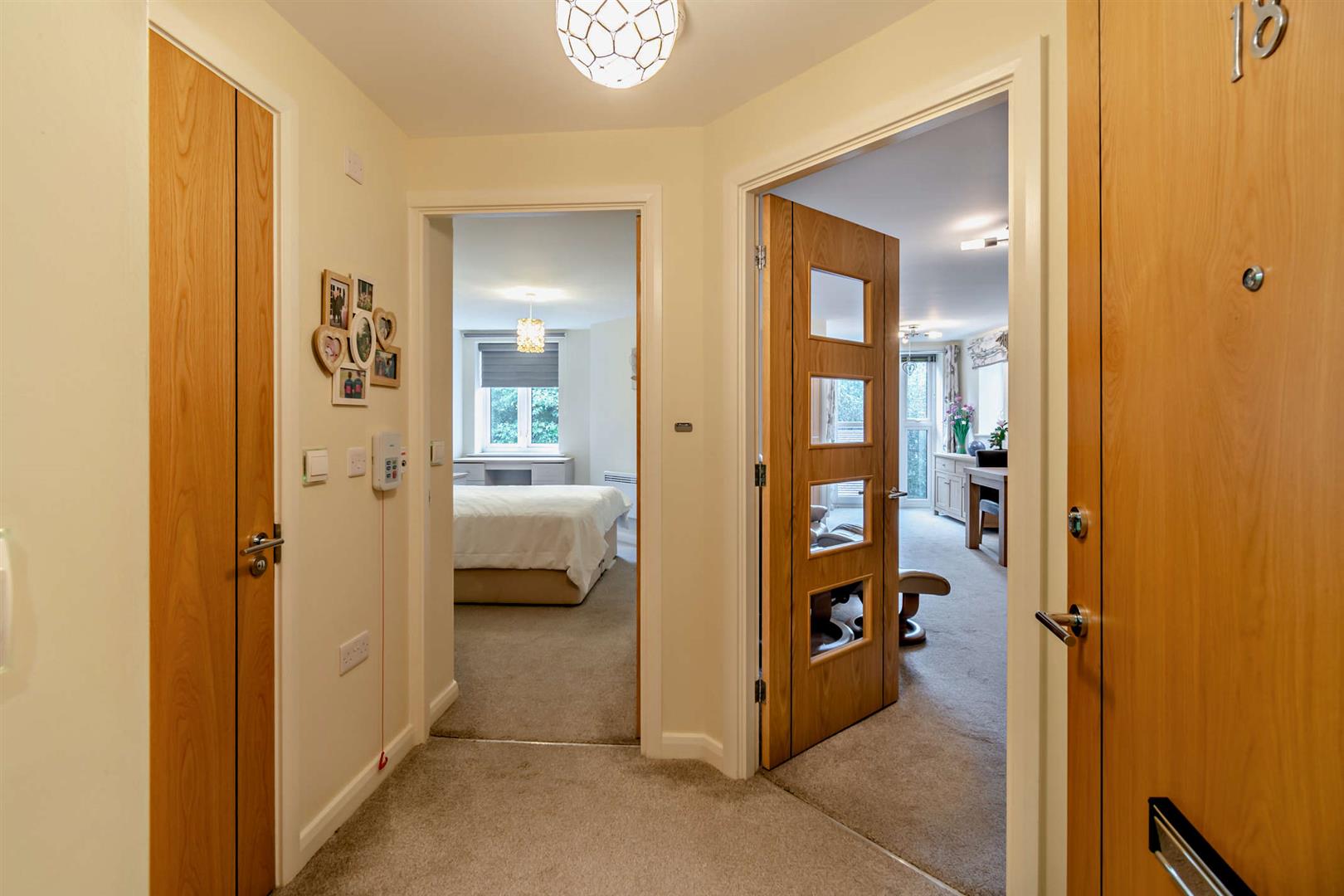 0 (8) Chestnut Court