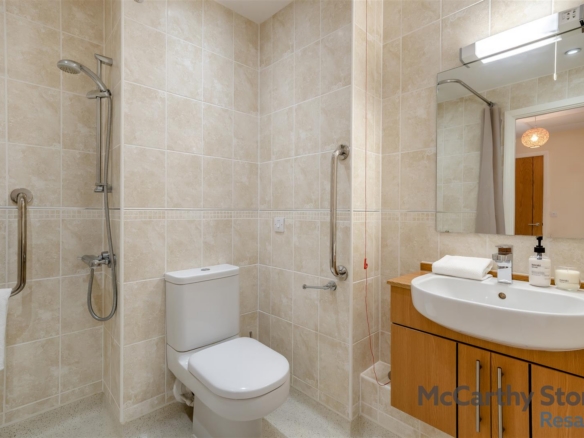 Apartment 21 Oakfield Court