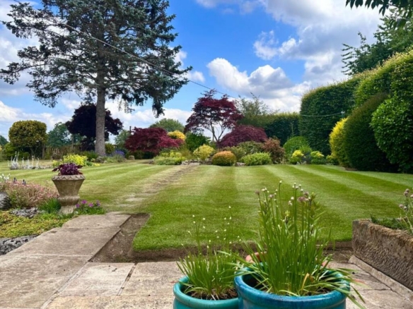 Monson Avenue, Calverley
