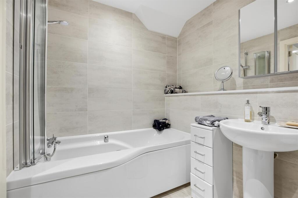 Apartment 2- Bradford Road, Menston