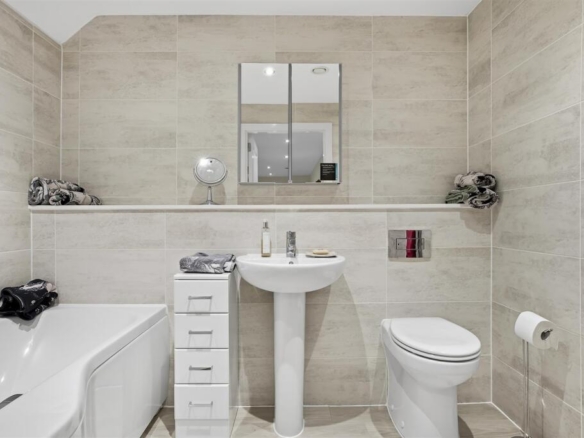 Apartment 2- Bradford Road, Menston